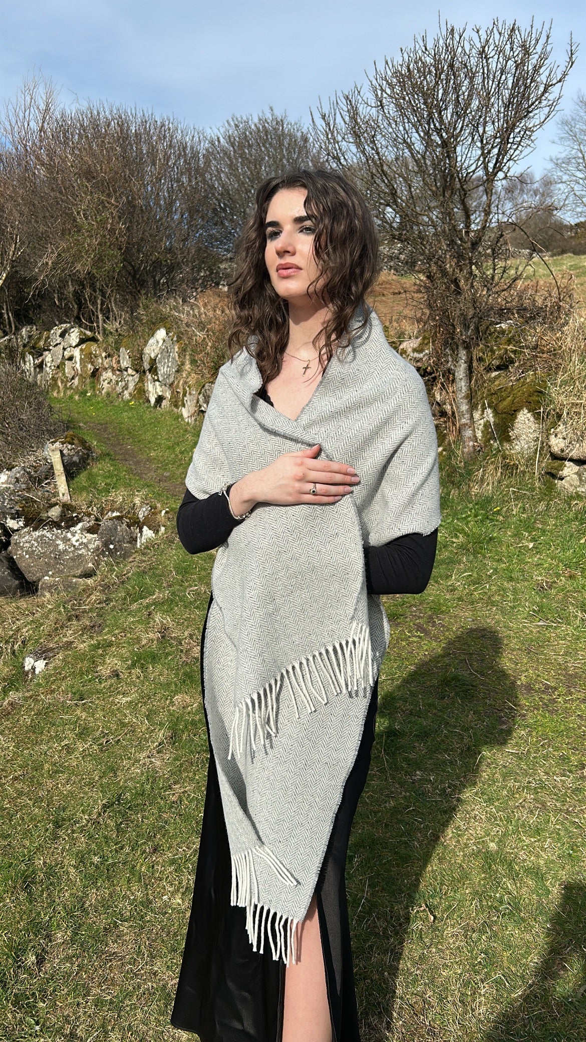 Luxurious Handcrafted Cashmere Blend Herringbone Scarf in Light Grey