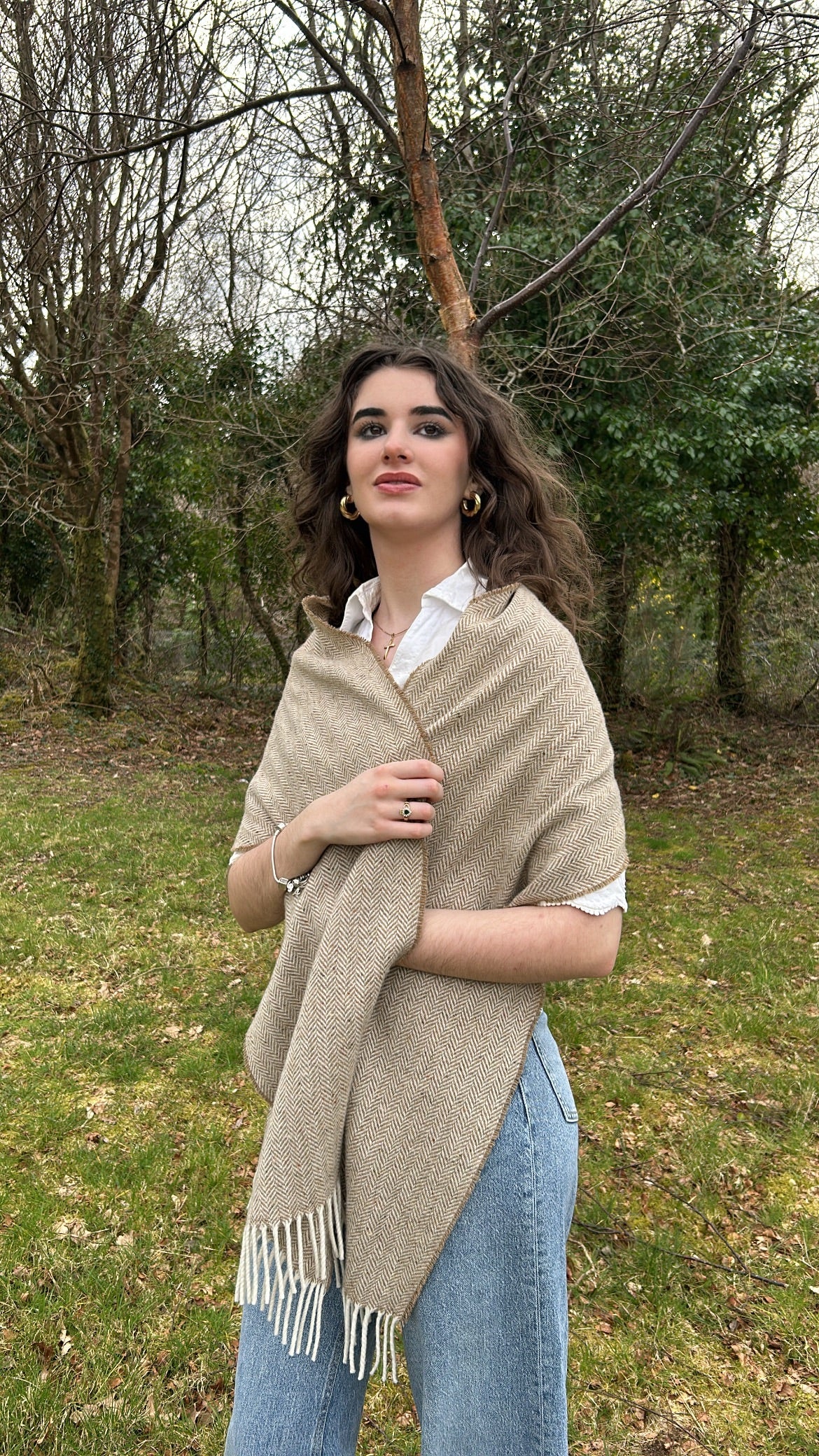 Luxurious Handcrafted Cashmere Blend Herringbone Scarf in Beige