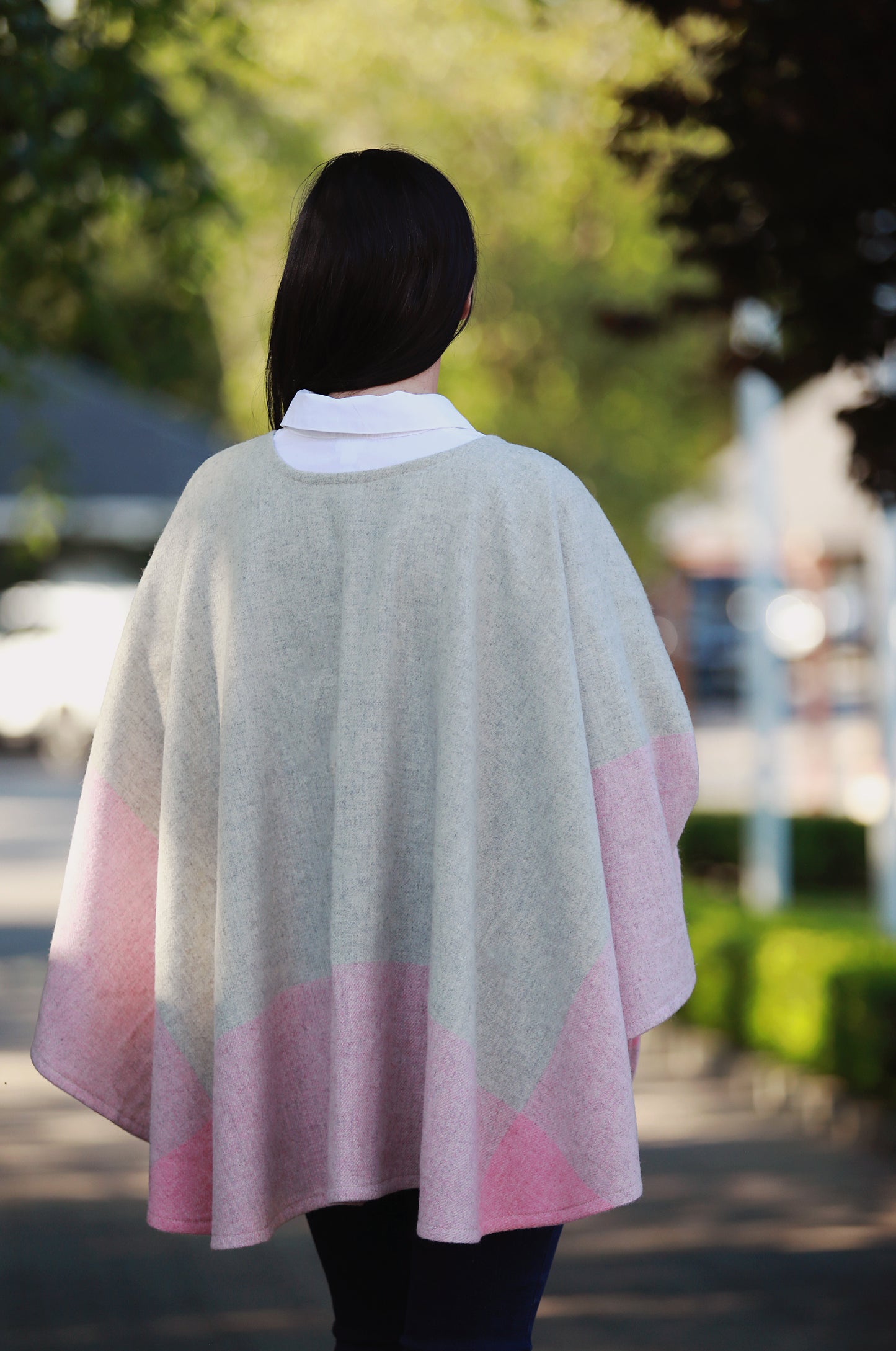 Lambswool Cape – Grey & Pink