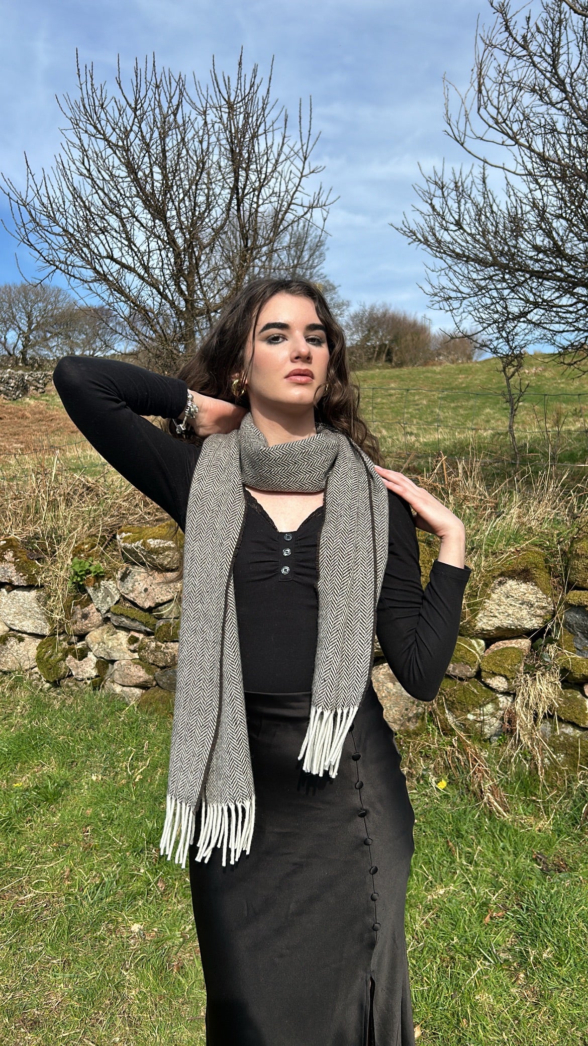 Luxurious Handcrafted Cashmere Blend Herringbone Scarf In Deep Brown