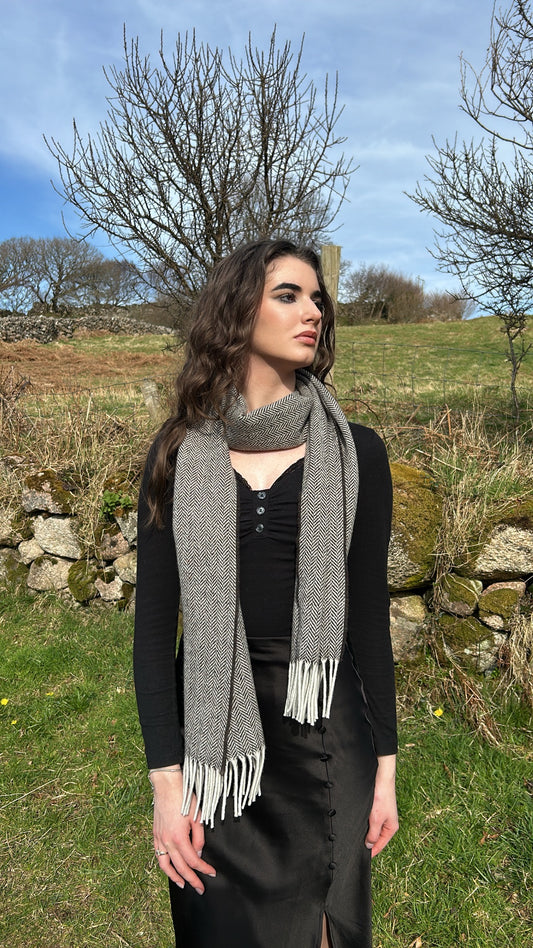 Luxurious Handcrafted Cashmere Blend Herringbone Scarf In Deep Brown