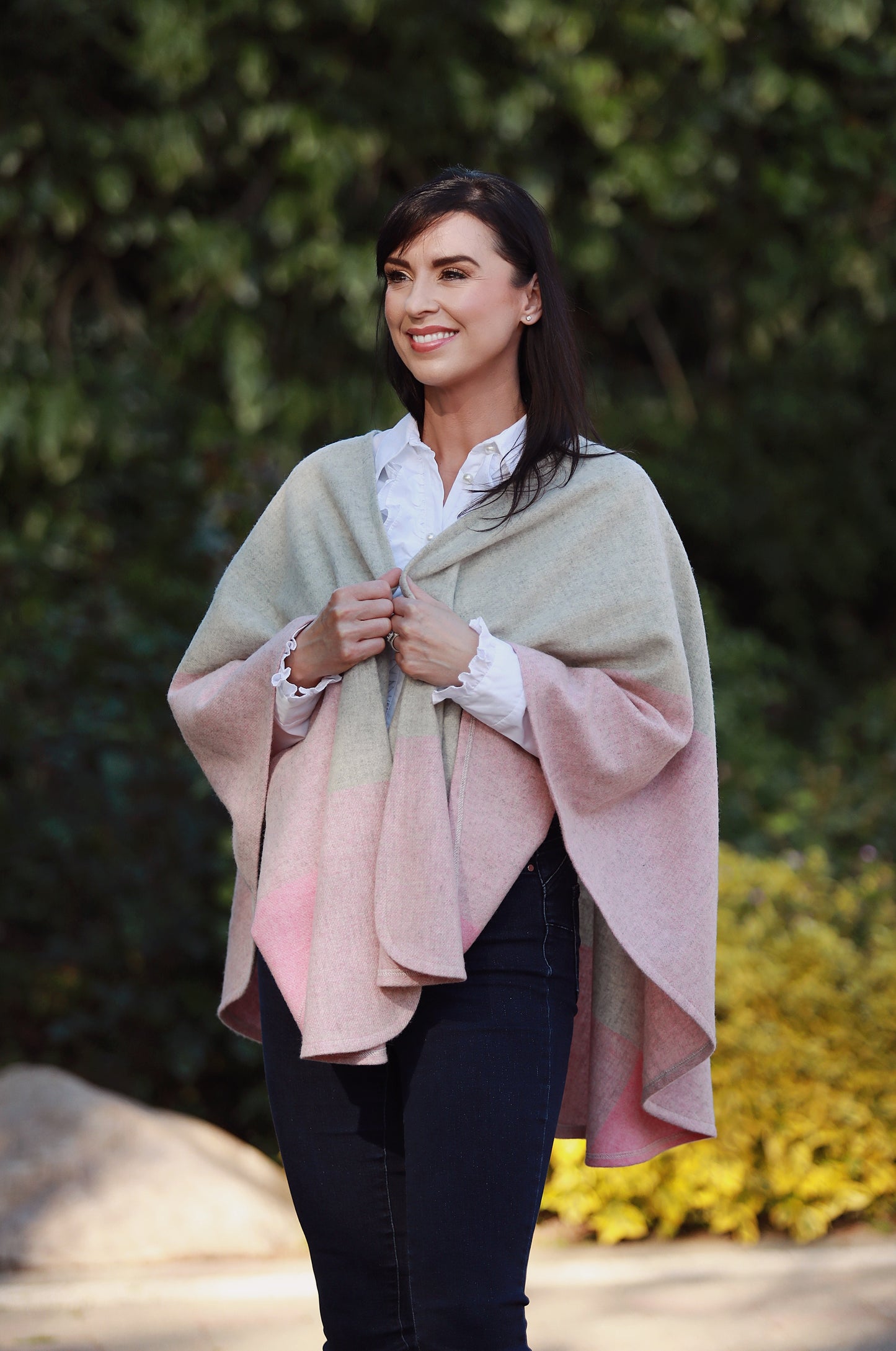 Lambswool Cape – Grey & Pink