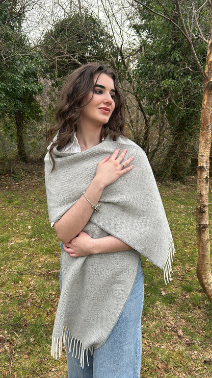 Luxurious Handcrafted Cashmere Blend Herringbone Scarf in Light Grey