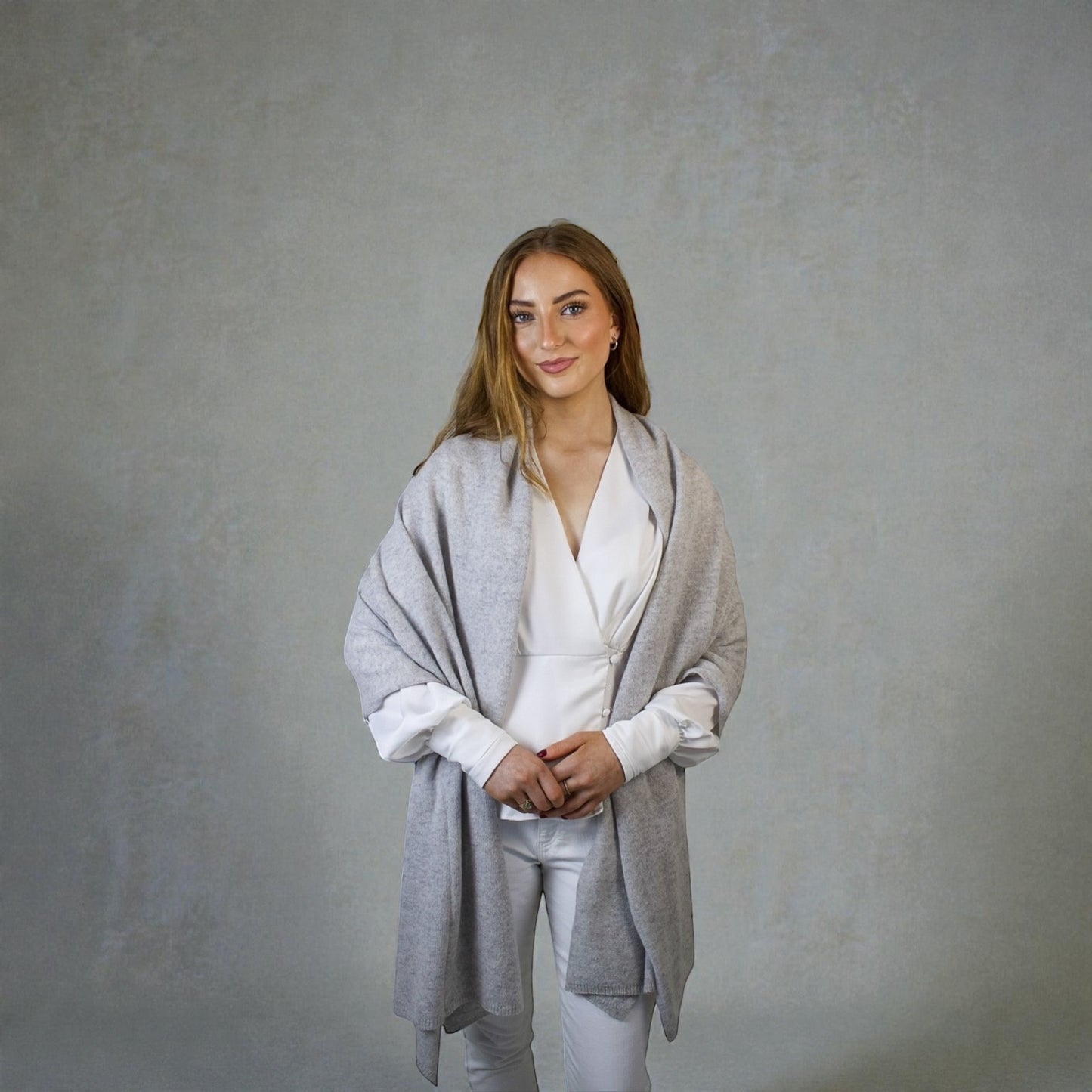 Large Cashmere Wrap – Light Grey
